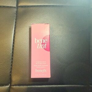Benefit Benetint Raspberry-Tinted Lip & Cheek Stain